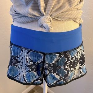 Lululemon Speed Short, EUC, 2.5” inseam.